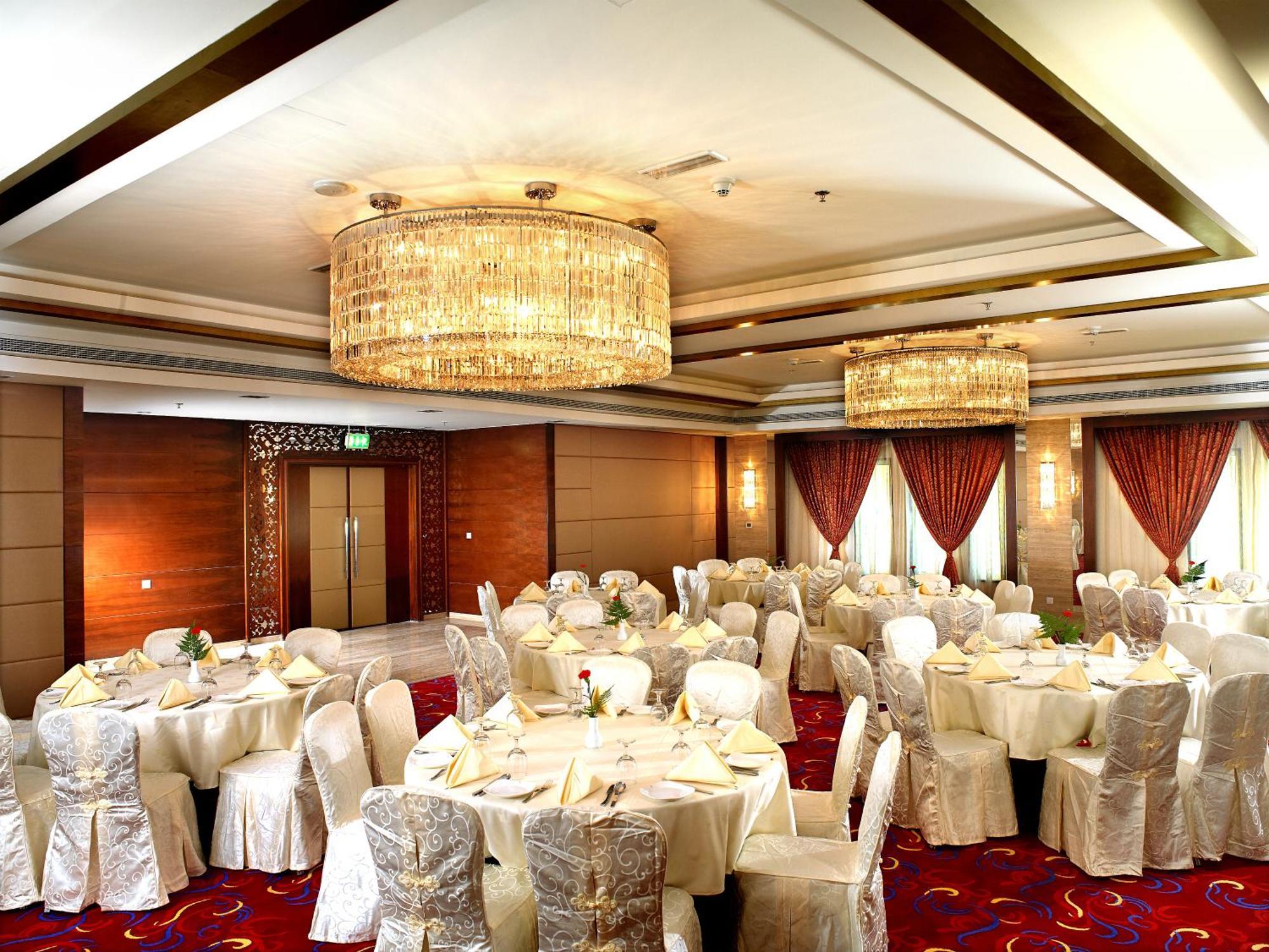 Landmark Grand Hotel Dubai Restaurant foto